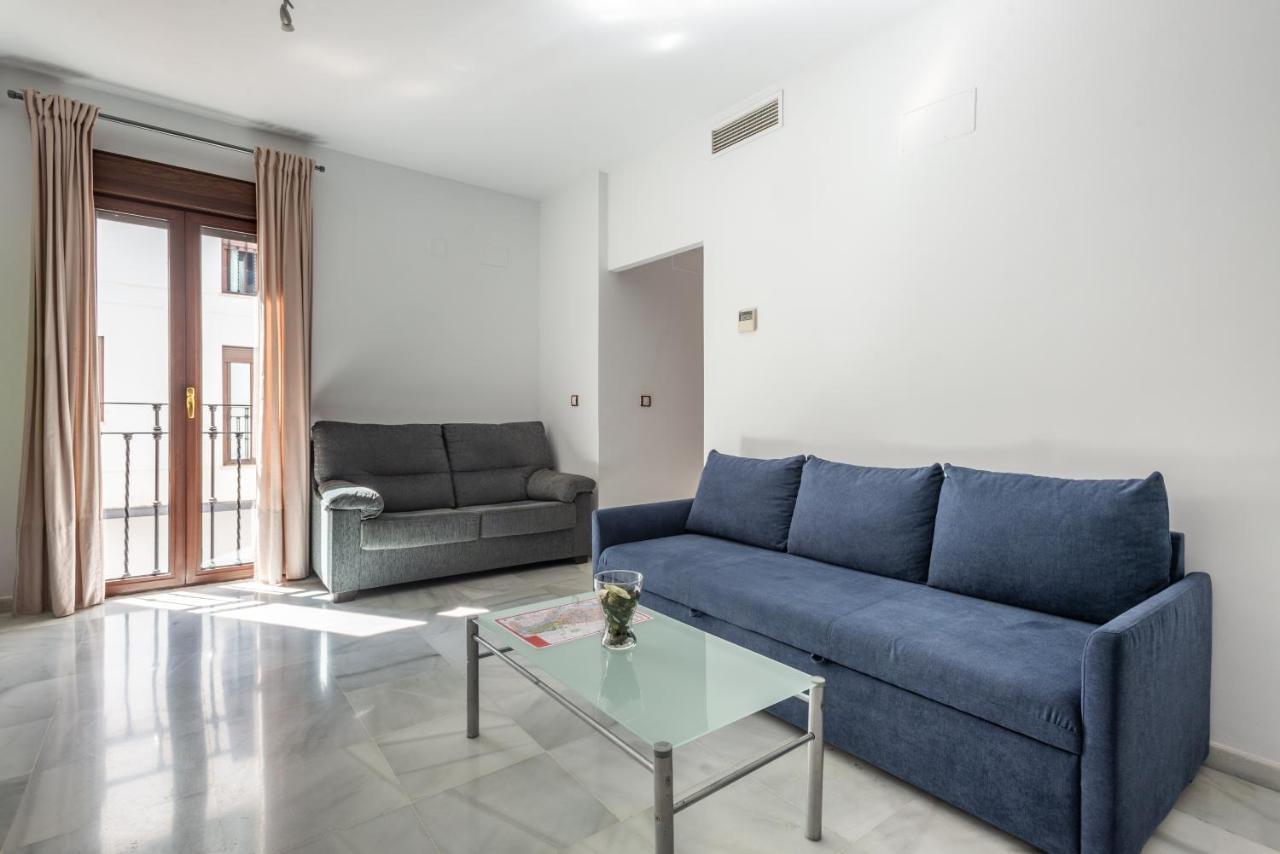 First Floor Near Macarena Church Sevilla Buitenkant foto