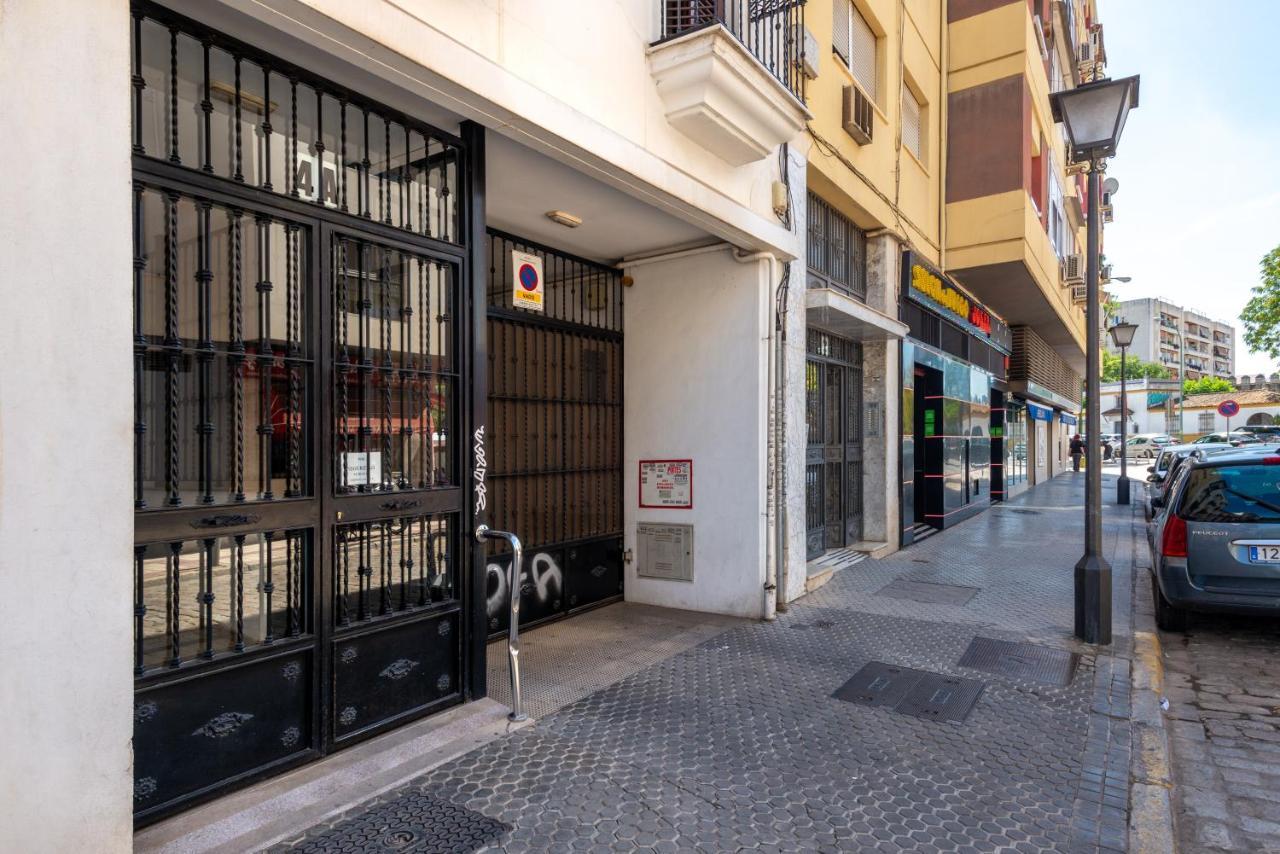 First Floor Near Macarena Church Sevilla Buitenkant foto