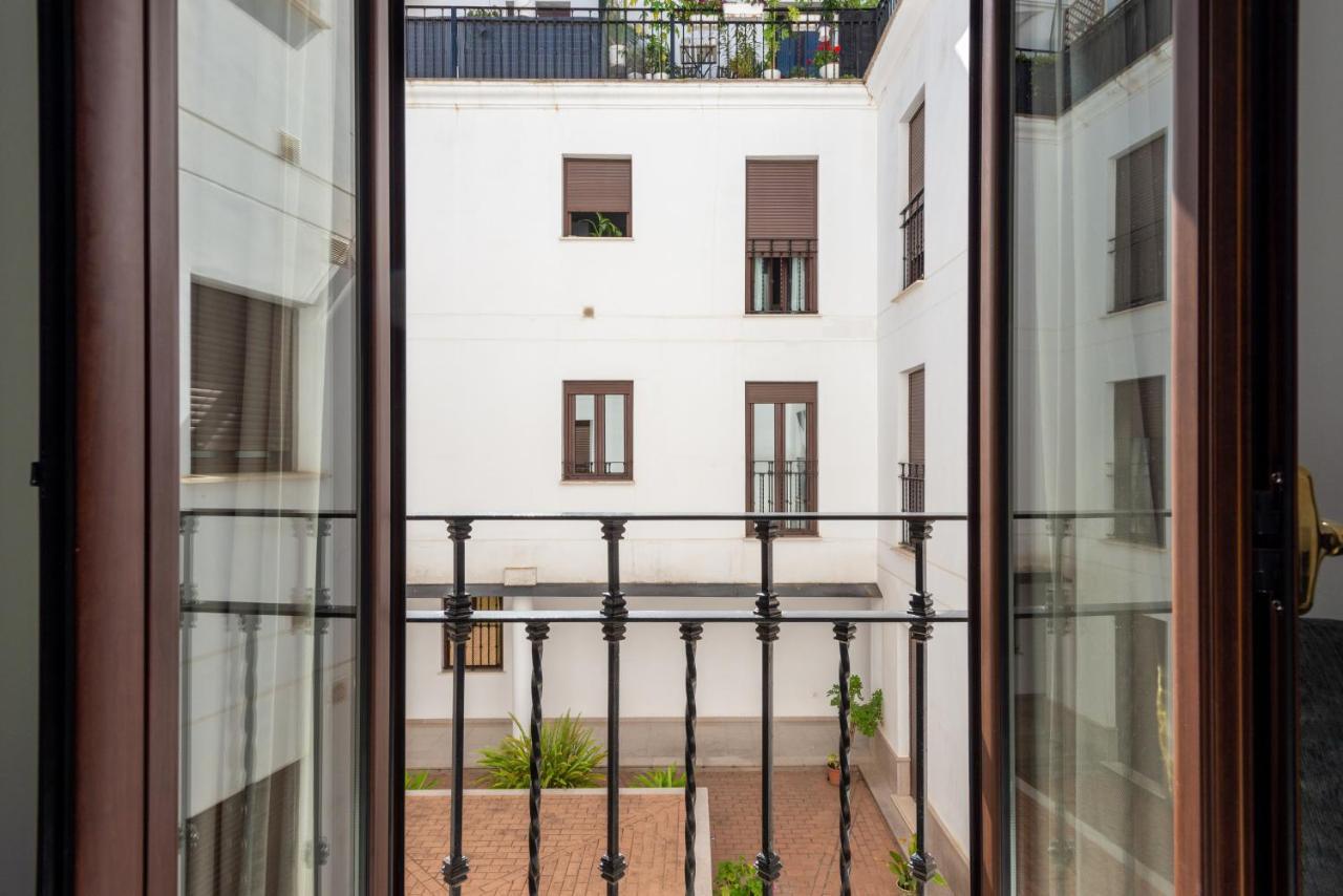 First Floor Near Macarena Church Sevilla Buitenkant foto