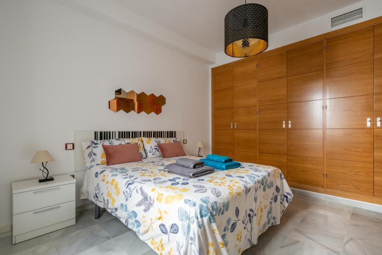 First Floor Near Macarena Church Sevilla Buitenkant foto