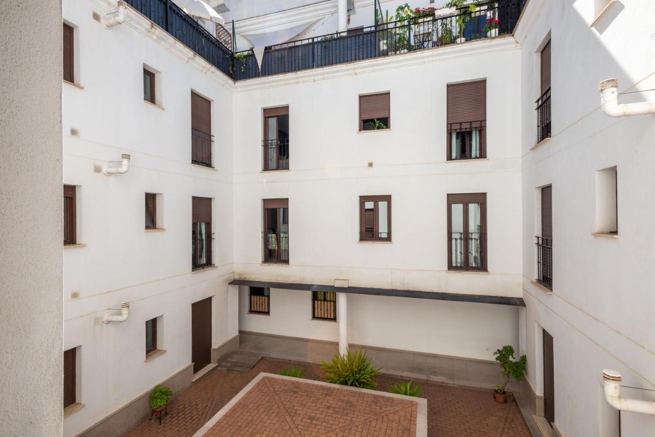 First Floor Near Macarena Church Sevilla Buitenkant foto